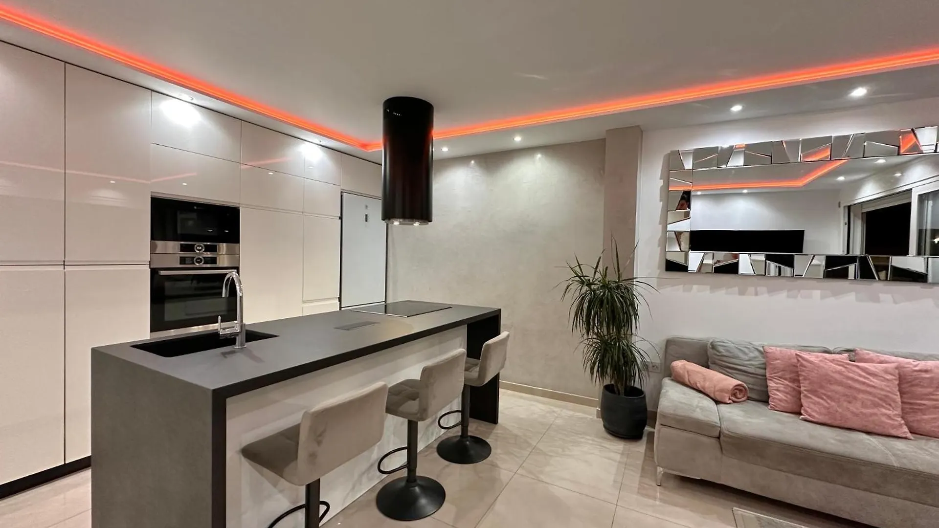 Luxury House Atlantico Private Heated Pool Apartment Costa Adeje  0*, Costa Adeje (Tenerife)
