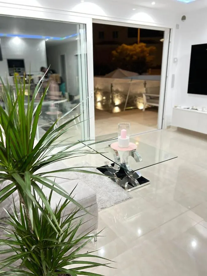 Luxury House Atlantico Private Heated Pool Apartment Costa Adeje  0*, Costa Adeje (Tenerife)