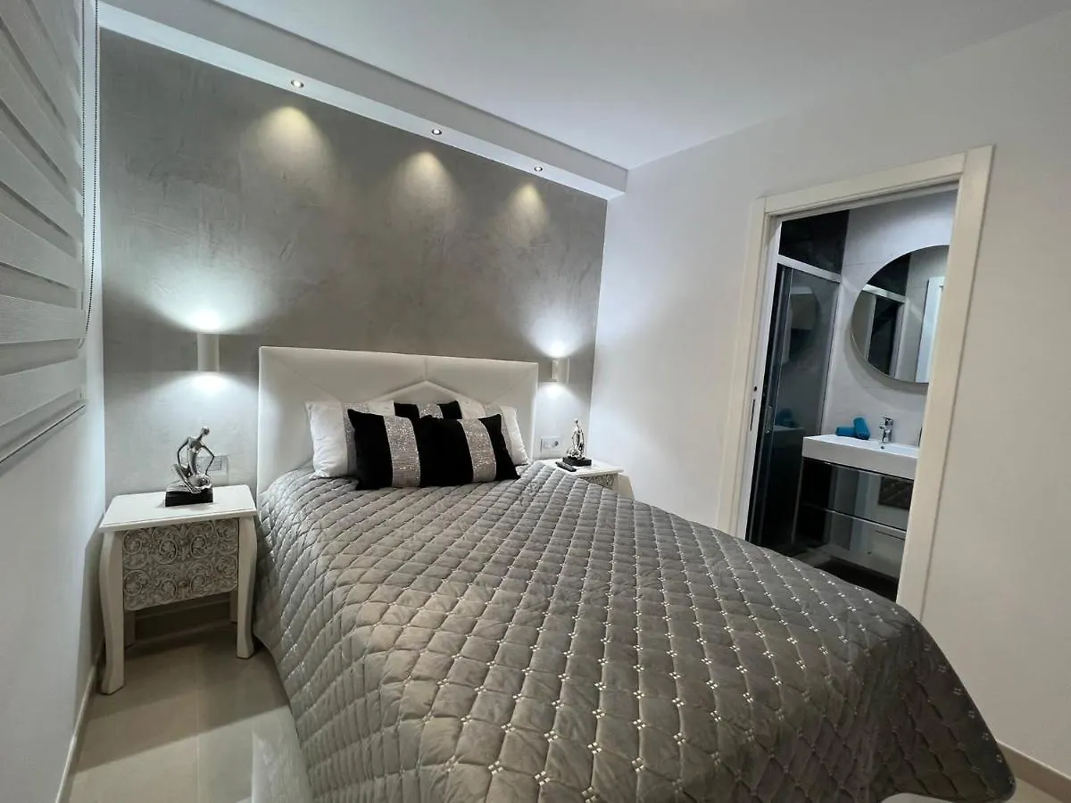 Luxury House Atlantico Private Heated Pool Apartment Costa Adeje  Costa Adeje (Tenerife)